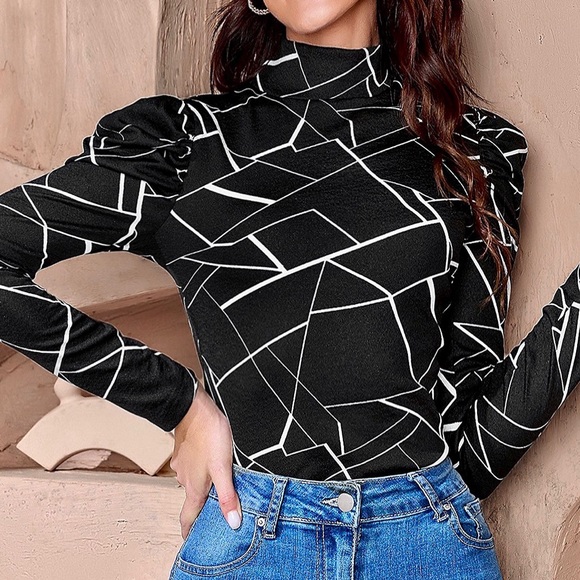 Cracked Glass Long Tee. - Picture 3 of 16